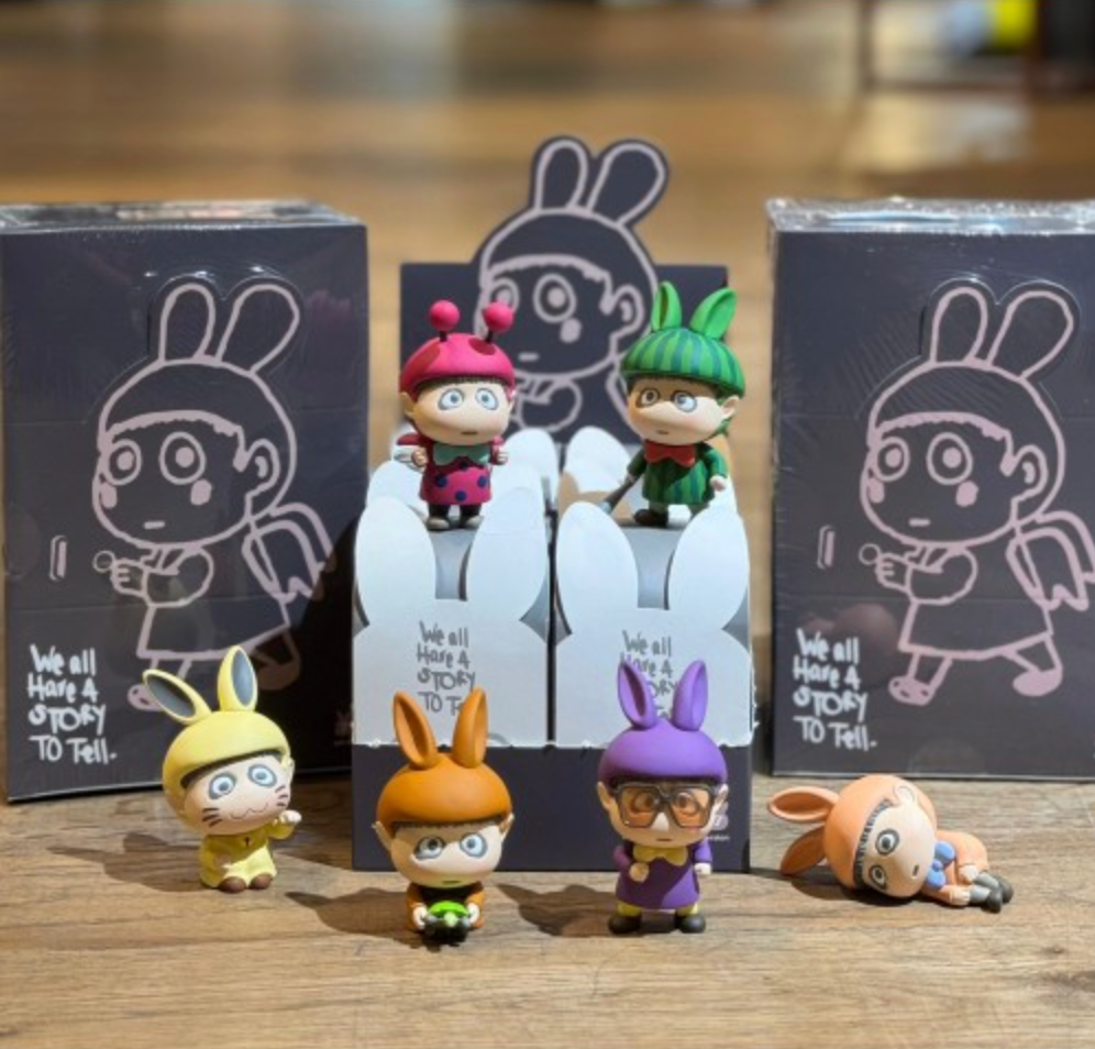 b.wing ~ We all Have A STORY TO Tell. (Figure Box Set)